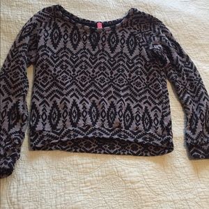 Black and grey long sleeve T-shirt/sweater
